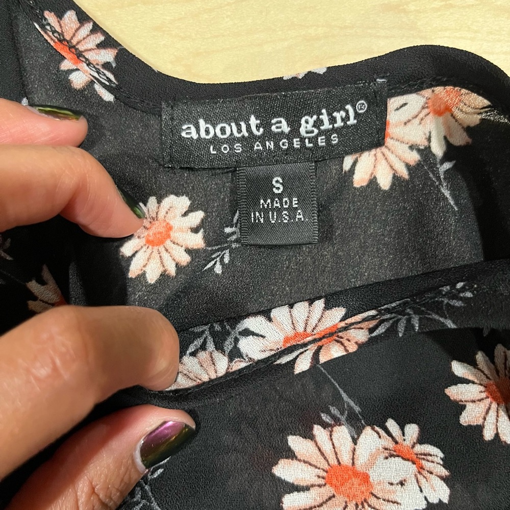 About a Girl Sheer Floral Top - Picture 6 of 6